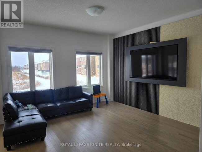 Photo du bâtiment - 387 Russell St