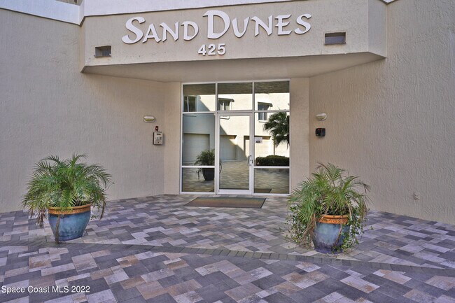 Building Photo - 425 Buchanan Ave