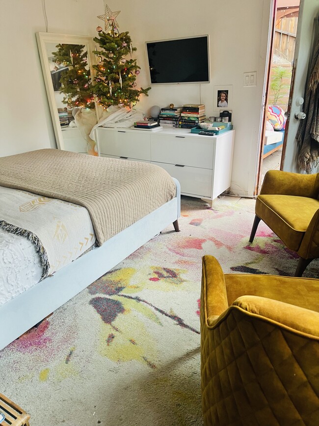 Building Photo - 9401 Notre Dame Ave