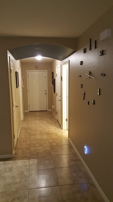 Foto principal - 758 E Wolf Hollow Dr