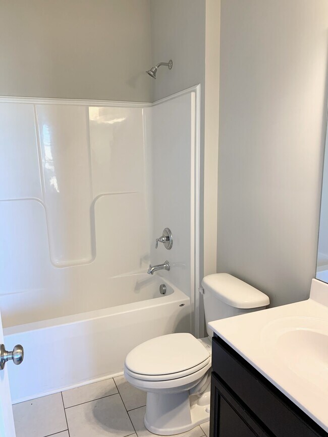 Building Photo - 124 Bramble Creek Dr