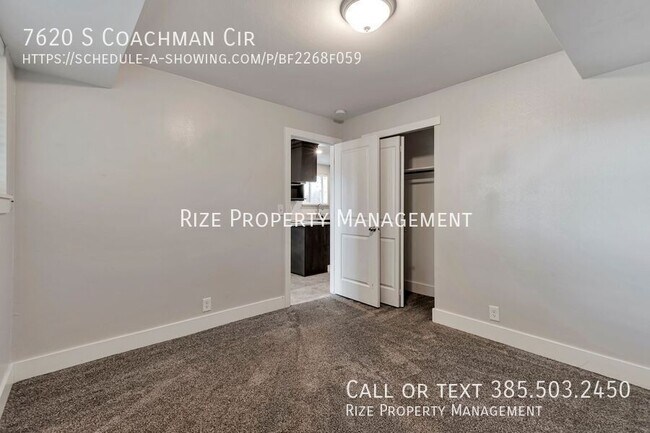 Foto del edificio - 7620 Coachman Cir