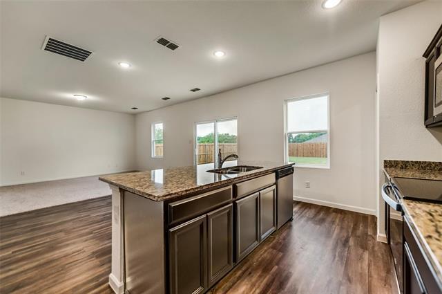 Foto del edificio - 828 Peach Tree Ln