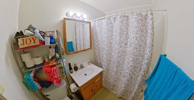 Foto del edificio - 3D Tour Available - Single-Family Home + O...
