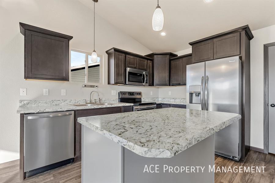 Foto principal - 615 Boswell Blvd