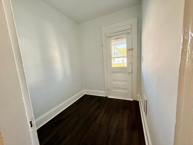 Foto del edificio - 519 Brooks St