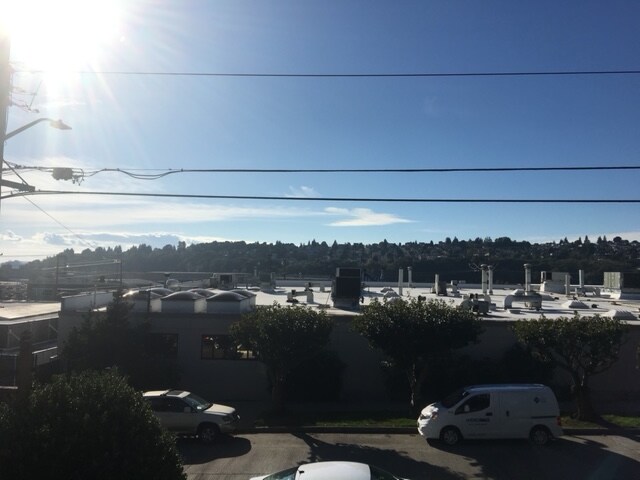 Foto del edificio - 2028 14th Ave W