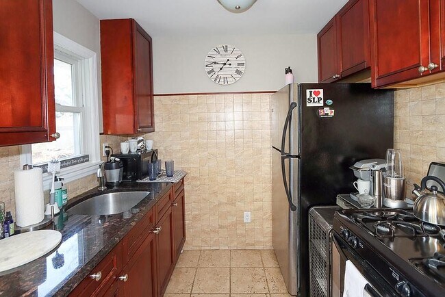 Building Photo - 38 Meldon Ave