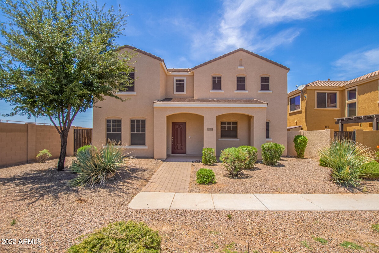 Foto principal - 3031 E Harrison St