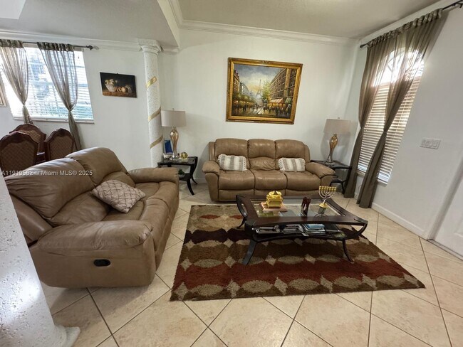Foto del edificio - 8061 SW 119th Ct