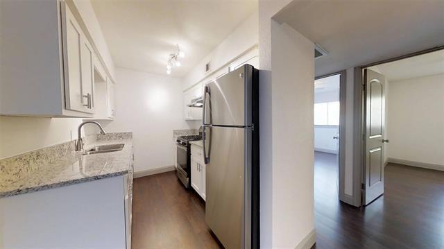 Foto del edificio - 404 E 9th St