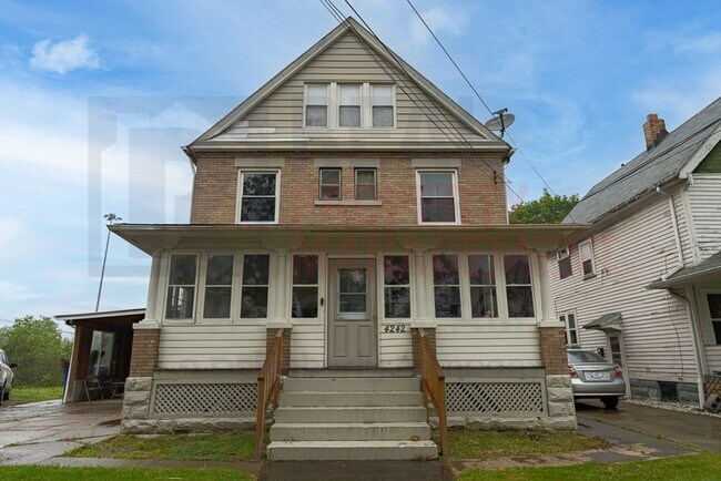 Building Photo - 4242 Mapledale Ave