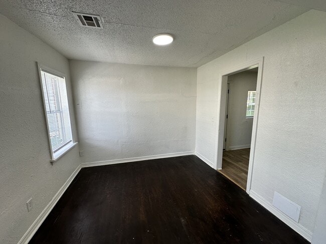 Building Photo - 2300 Granada Blvd