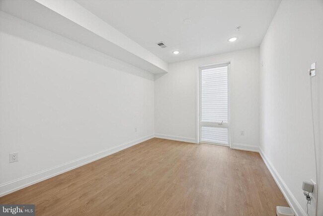 Building Photo - 1614 Ridge Ave