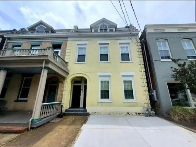 Building Photo - 2307 W Main St