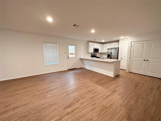 Foto del edificio - 4114 Zavala Ml St