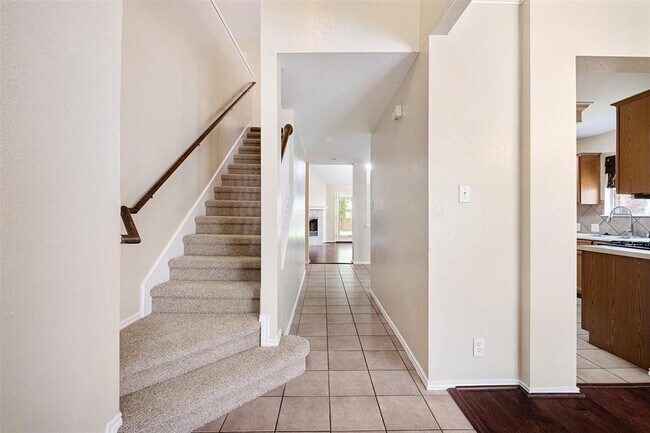 Building Photo - 2205 Romeo Dr