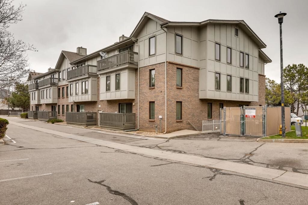 Primary Photo - 6425 S Dayton St, Apt 107