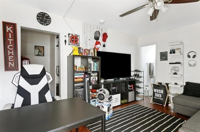 Building Photo - 408 S 33rd St