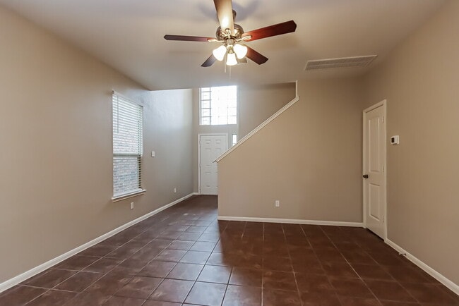 Foto del edificio - 17115 Amarose Dr