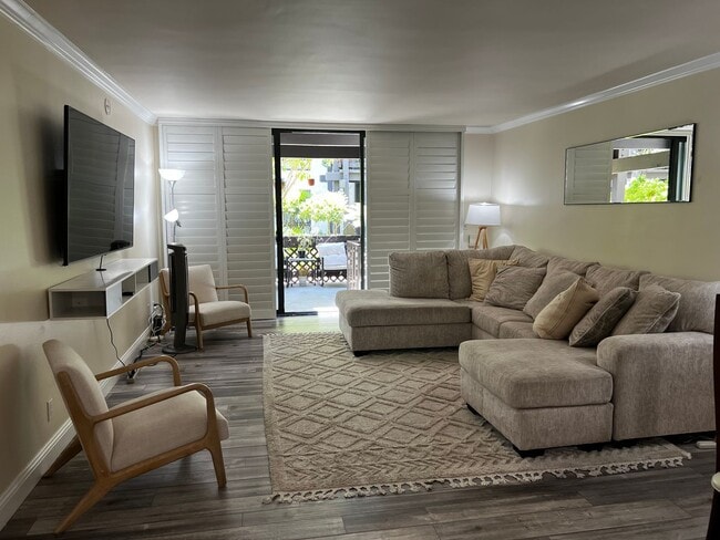 Building Photo - Two Bedroom One Bath Condo for Rent in Pla...