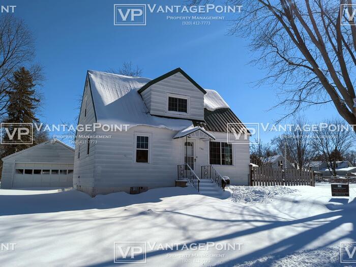 Primary Photo - - Marinette House For Rent –