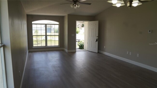 Building Photo - 510 Blackbird Ln