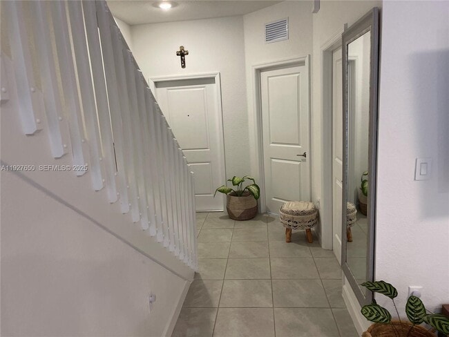 Building Photo - 12868 SW 232nd Ln