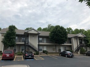 Building Photo - 1766 N Gregg Ave
