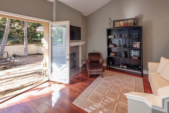 Living Room to Patio - 15 Laguna Ct