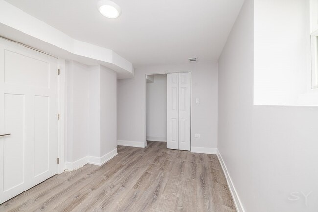 Bedroom - 4308 N Central Park Ave