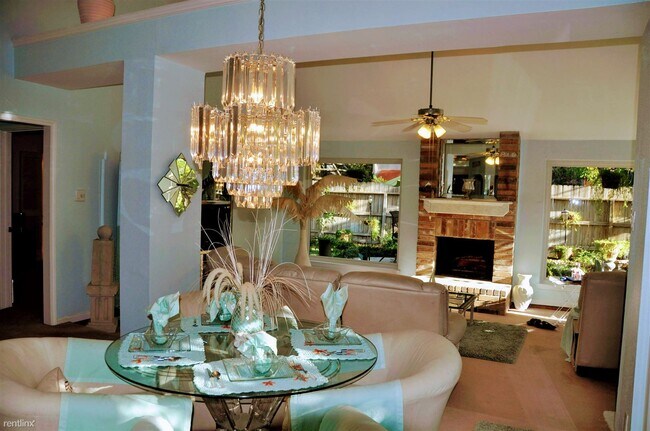 Foto del edificio - 11203 Winspring Dr