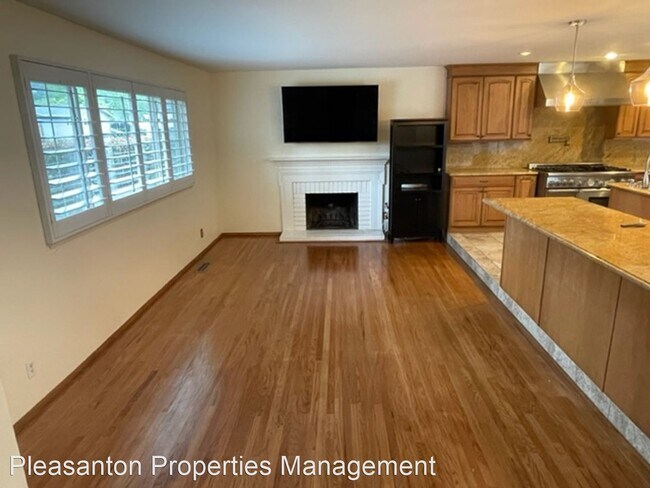 Building Photo - 3 br, 2.5 bath House - 7461 Highland Oaks