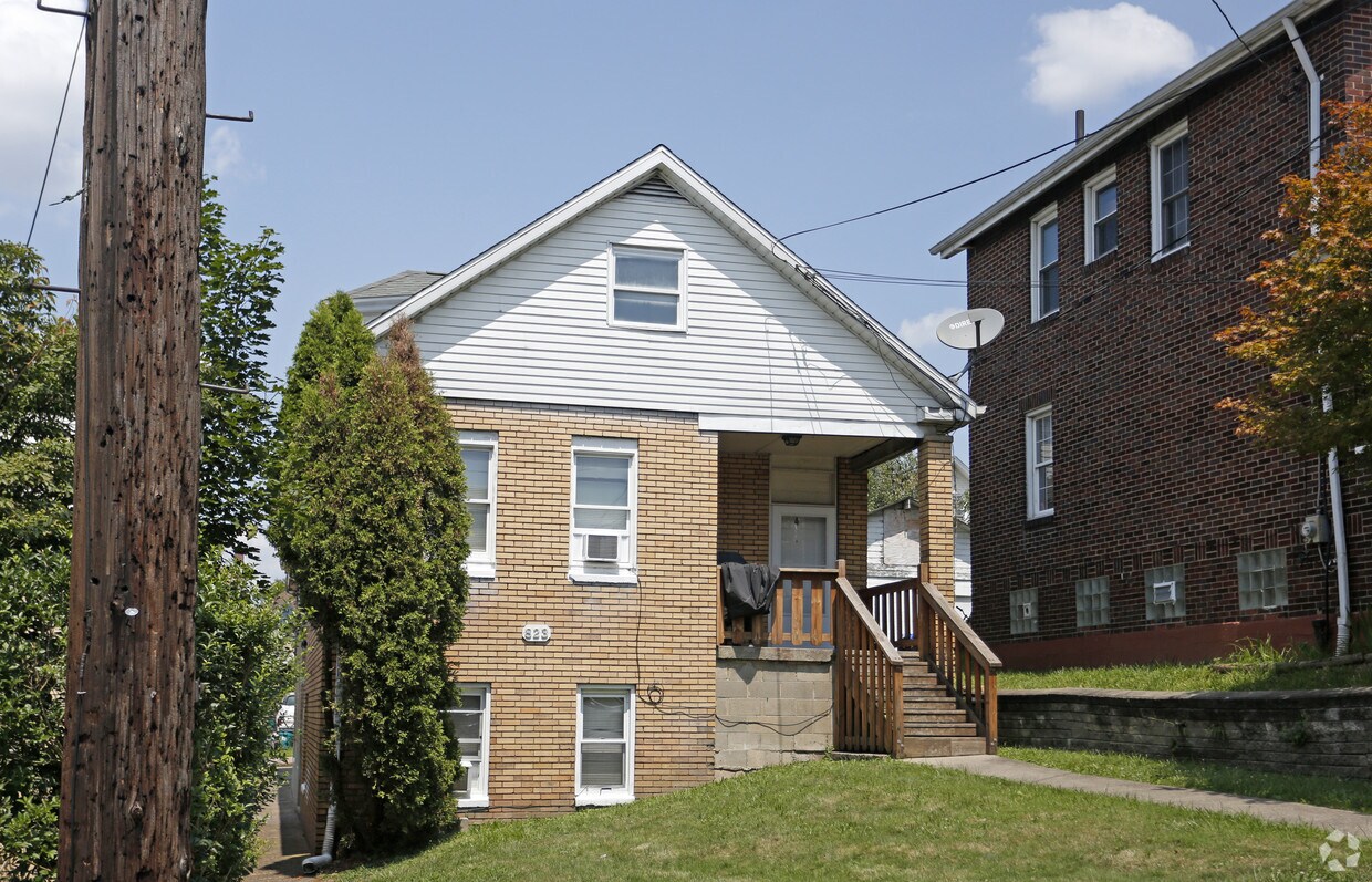 Building Photo - 823 13th St