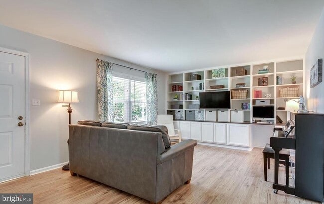 Building Photo - 10121 Cheswick Ct