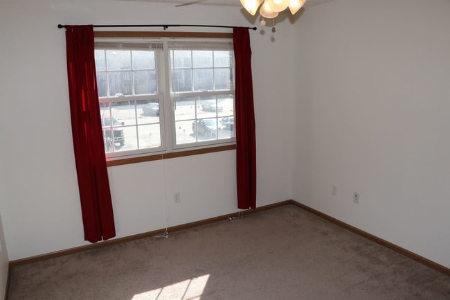 Building Photo - 2 br, 2 bath House - 424 Creekside Drive