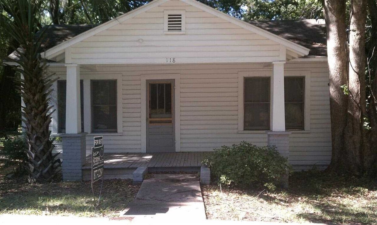 Primary Photo - 118 W 8th Ave