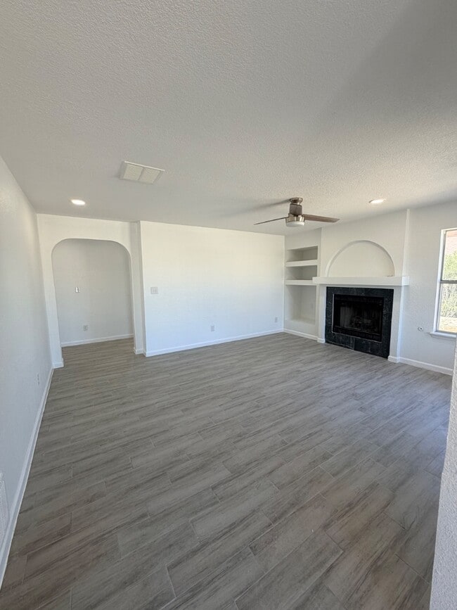 Building Photo - 5729 Saplinas Rd