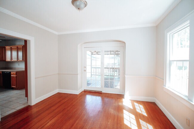 Foto del edificio - 3744 Bowen Rd