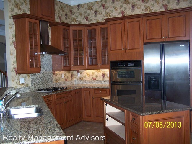 Building Photo - 4 br, 3.5 bath House - 8 Island West Court