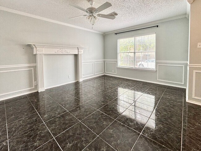 Foto del edificio - Spacious 2-Story Home Near Medical Center,...