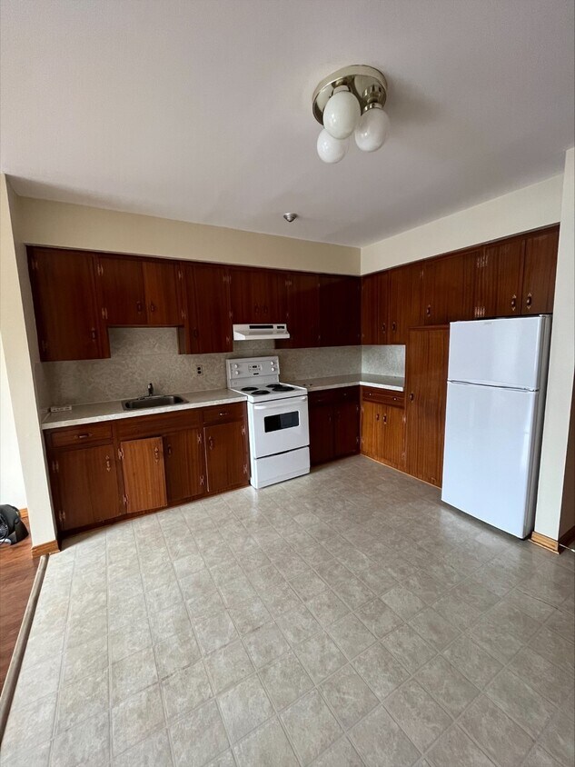 Photo principale - 615 Chalmers Ct