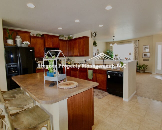 Building Photo - Beautiful Home on Cul-de-sac