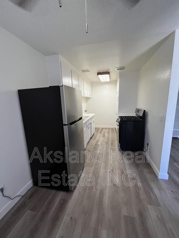 Foto del edificio - 4555 Davis Ave