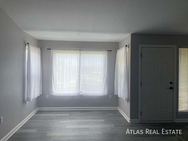Building Photo - 4747 S Balsam Way