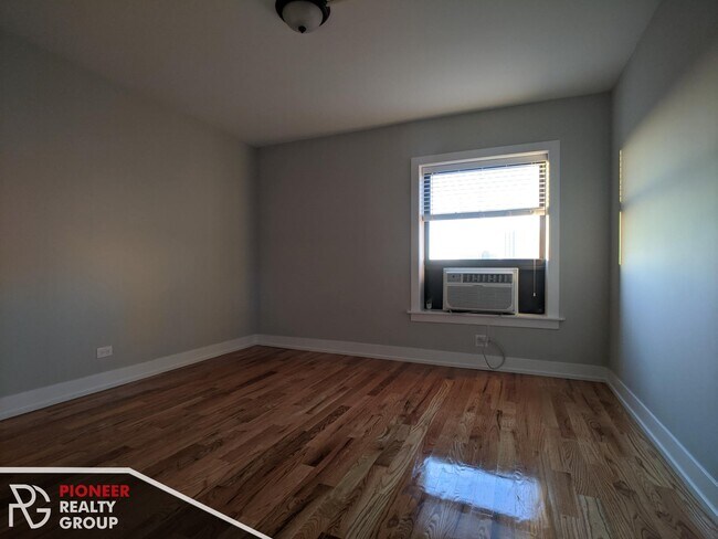 Foto del edificio - 537 W Arlington Pl