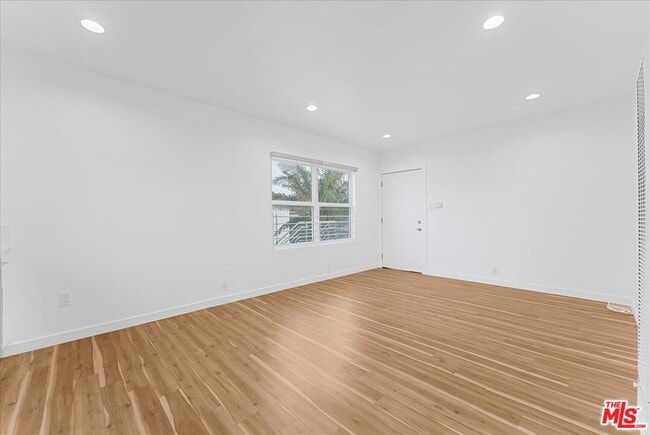 Foto del edificio - 2948 Exposition Blvd