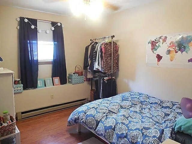 Building Photo - 122 Central St