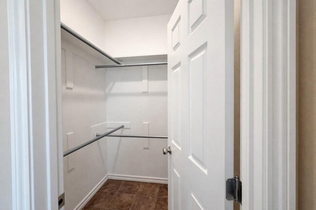 Building Photo - 809 S Wilson St