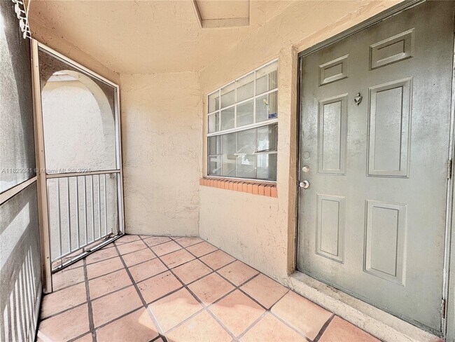 Foto del edificio - 8734 SW 3rd St